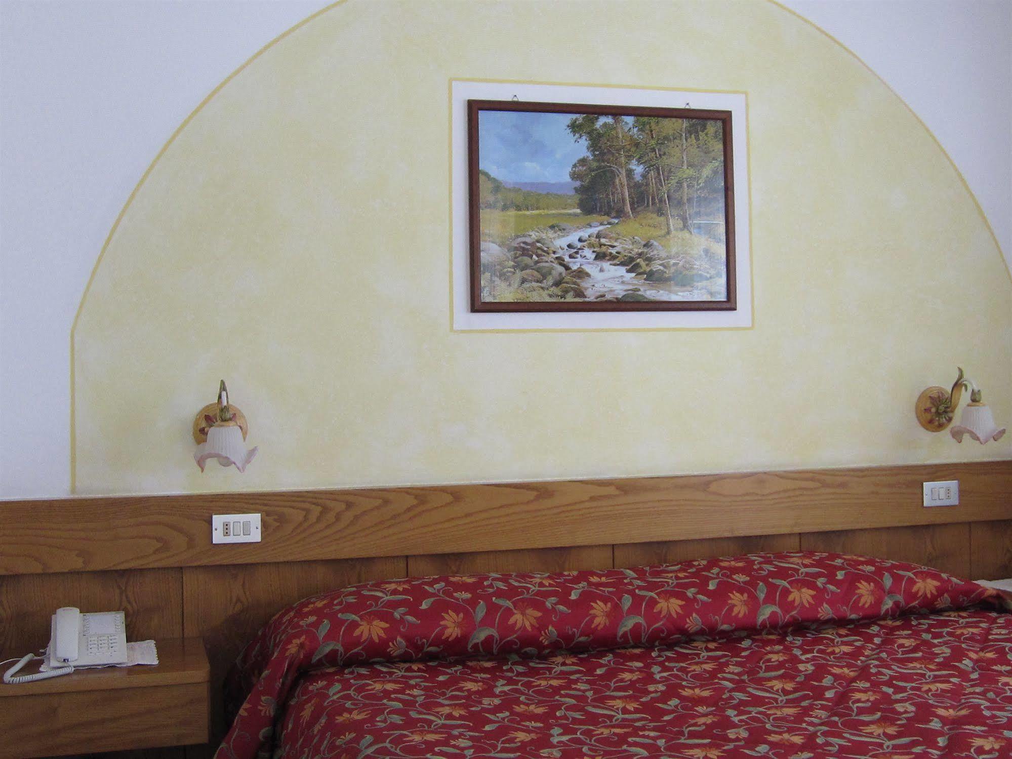 Hotel Azola Canazei Exterior photo